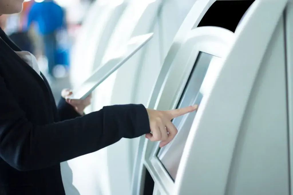 エアアジアの空港でのチェックインの特徴、手順、注意点は？